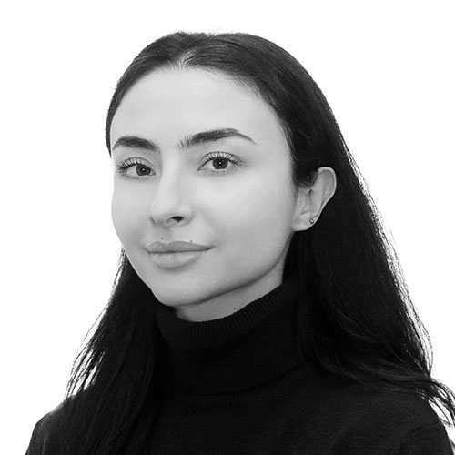  Luci Badalian